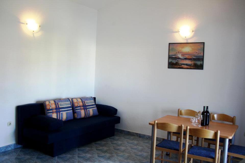 Apartments Leo بيتريتْشاني المظهر الخارجي الصورة